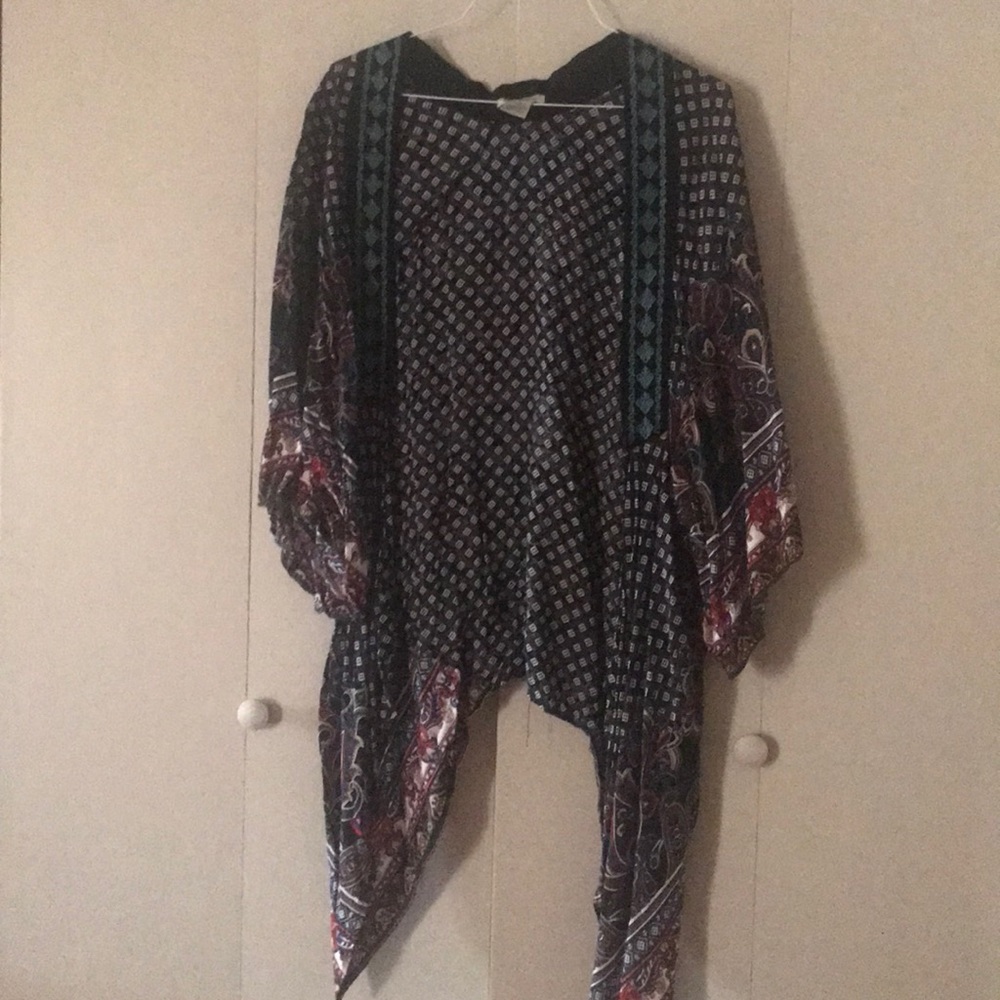 Black and white flowy kimono